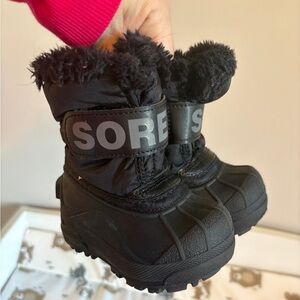 sorel winter boots black snow boots Size 4 baby toddler
